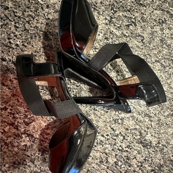 MODA Cross strap heels - Picture 3 of 5